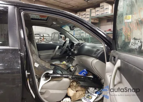 2012 Toyota Highlander Se V6 z USA, uszkodzony, nr VIN 5TDBK3EH1CS142331